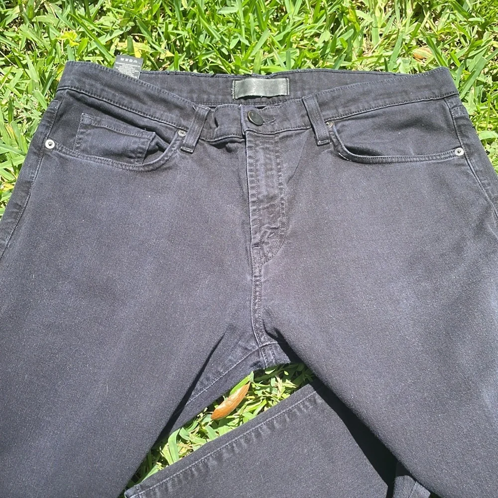 J Brand Black Tyler Jeans Distressed at the knees🖤